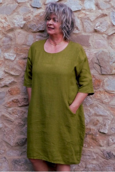 Robe en lin Eva de couleur vert botanique