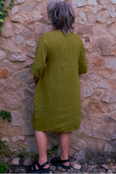 Robe en lin verte grande taille avec poches – Légèreté et confort chic