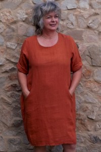 Robe en lin Eva couleur orange grillée