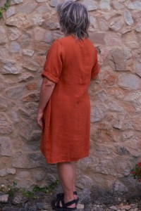 Robe en lin rose grande taille avec poches – Légèreté et confort chic