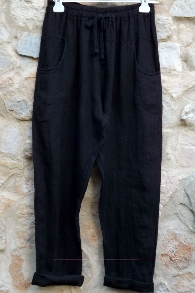 Pantalon petite taille Petit Gabi noir Pantalon petite taille Petit Gabi noir