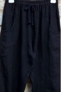 Pantalon en lin noir petite taille tendance - confortable et pratique