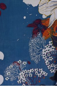 Foulard en coton et viscose multicolore | Touche de bleu élégante