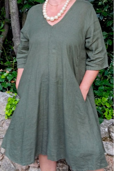 Robe en lin grande taille col V avec poches - Élégance et confort