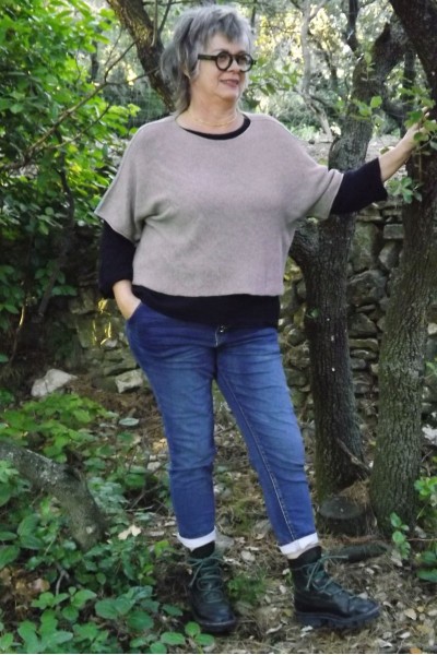 Top gaze de coton Colin Noir et Pull over size Siméon Beige