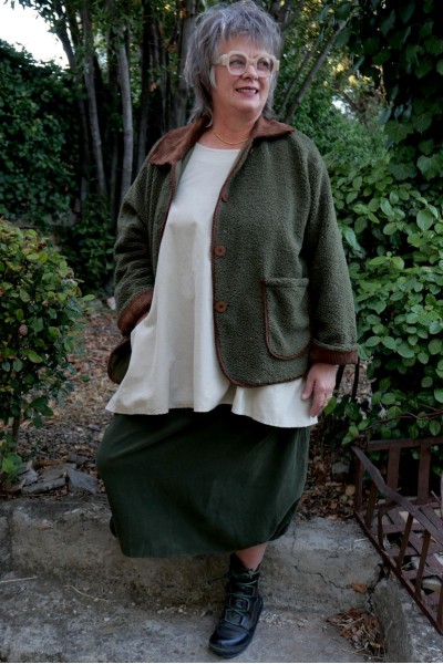 Jupe velours Léonie kaki, Top velours Marceau beige et Veste polaire Olivia kaki
