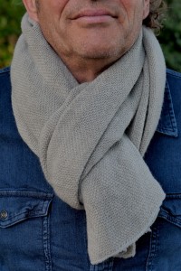 Écharpe en Laine mixte grise tempête – Douceur et Chaleur pour l’Hiver
