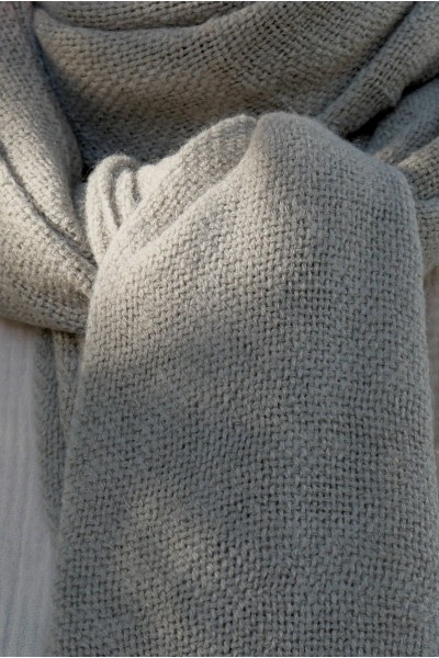 Écharpe en Laine mixte grise tempête – Douceur et Chaleur pour l’Hiver