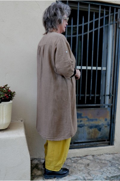 Veste longue en lin havane femme grande taille – Col V, boutons