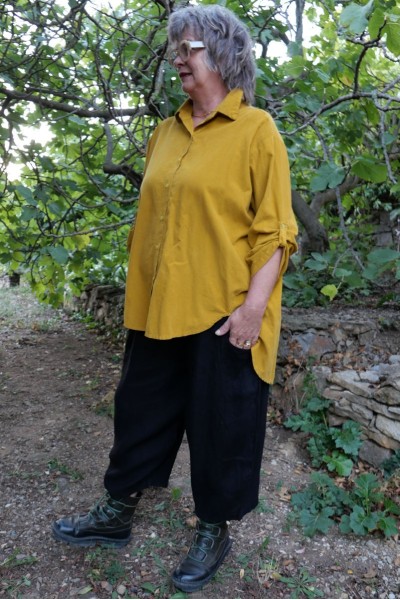 Chemise over size Velours Ambre Moutarde et Pantalon lin Aldebert Noir
