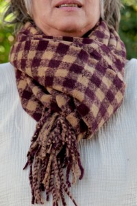 Écharpe Mixte Laine à Carreaux bordeaux & beige. Douceur et chaleur.