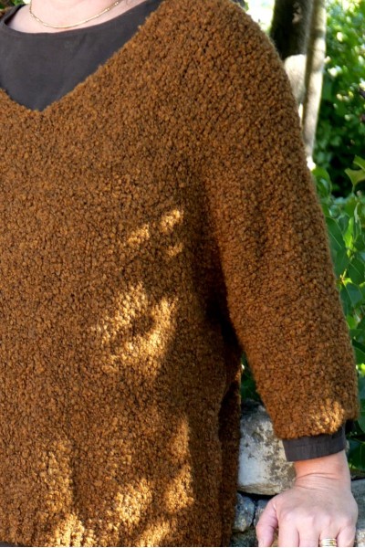 Pull femme over size col V – Effet bouclettes, alpaga & laine