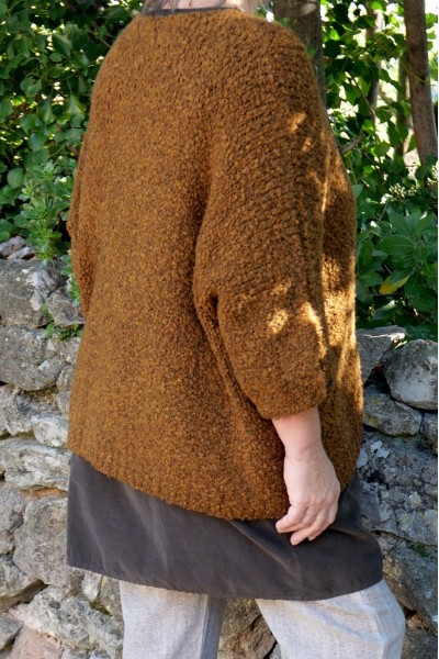 Pull femme over size col V – Effet bouclettes, alpaga & laine