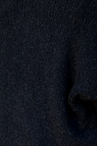 Pull femme noir over size col V – Effet bouclettes, alpaga & laine