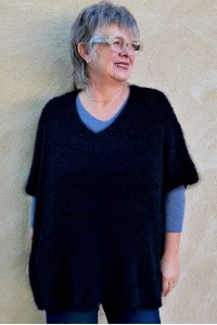 Pull over size bleu marine grande taille femme col V – laine et angora