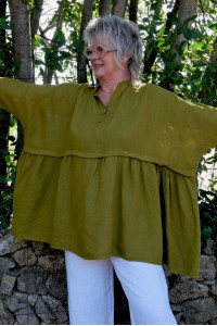Tunique en lin vert femme grande taille – Col V bouton, manches