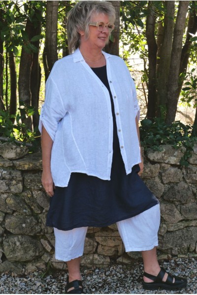 Chemise blanche en lin femme grande taille – Col V, manches 3/4