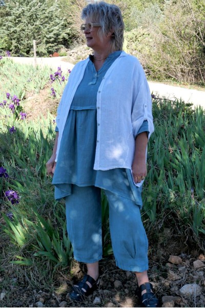 Chemise blanche en lin femme grande taille – Col V, manches 3/4