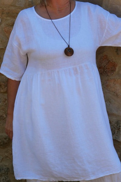 Robe tunique en lin blanc femme grande taille – Poches, col rond.