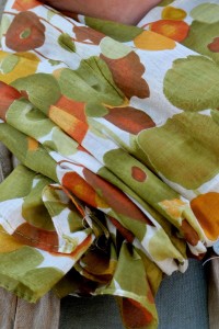 Foulard en coton, motifs floral abstrait, tons kaki 110x180 cm