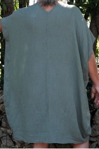 Robe en lin kaki femme grande taille jusqu’au 54 – col V devant et dos