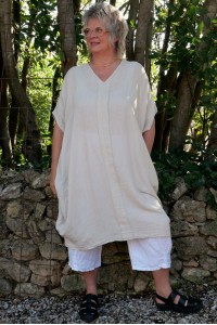 Robe lin beige femme grande taille jusqu’au 54 – col V devant et dos