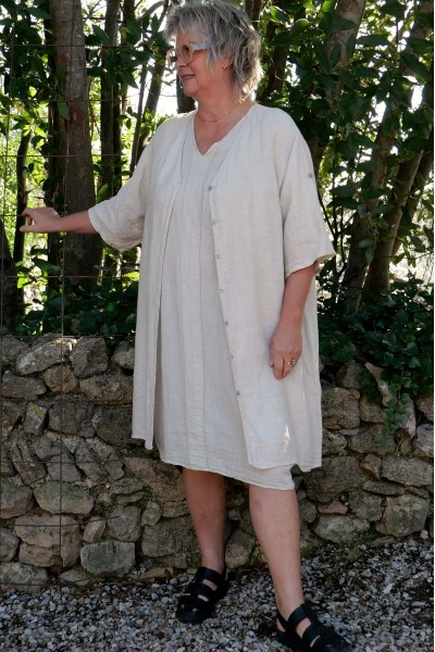 Robe lin beige femme grande taille jusqu’au 54 – col V devant et dos