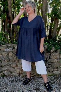 Tunique en lin bleu grande taille femme – Col V, poches – Jusqu'au 54.