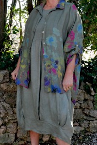 Chemise lin over size Pénélope Kaki et Robe lin Leandrine Kaki