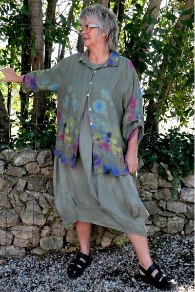 Chemise lin over size Pénélope Kaki et Robe lin Leandrine Kaki