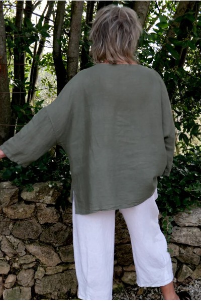 Top en lin femme grande taille – col rond, broderie fleurs, manches.