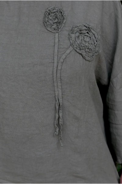 Top en lin femme grande taille – col rond, broderie fleurs, manches.