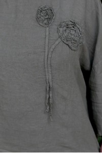 Top en lin femme grande taille – col rond, broderie fleurs, manches.