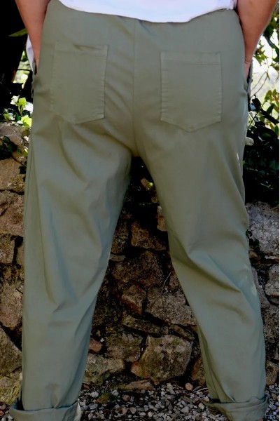 Pantalon kaki grande taille femme confortable à ceinture élastiqué