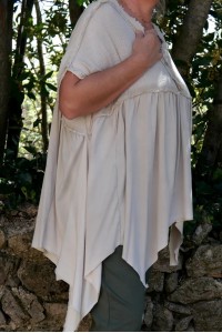 Top tunique beige grande taille femme col V boutonné – coton