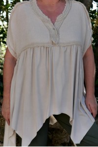 Top tunique beige grande taille femme col V boutonné – coton