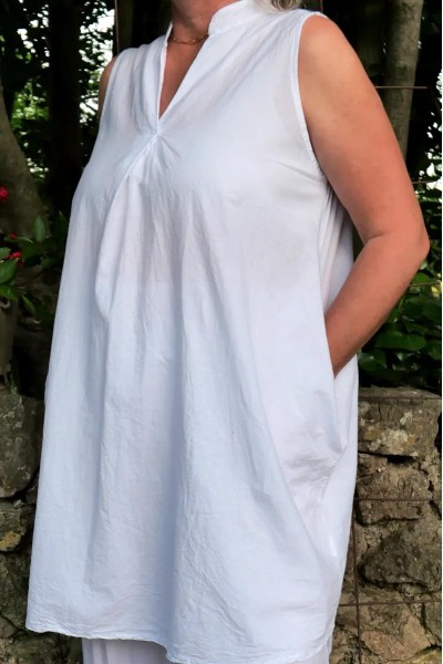 Robe coton Joséphine Blanche, pince élégante col V et poches