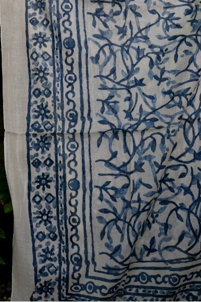 Foulard coton léger motifs végétal et abstrait bleu marine