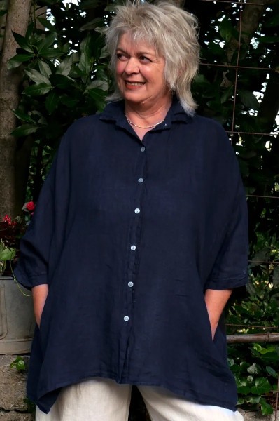 Chemise lin, deux poches, coutures structurantes élégantes, coupe over size grande taille