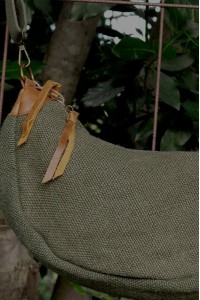 Sac Lune jute de lin kaki, double fermeture éclair, pratique et naturel