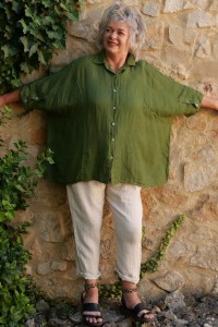 Chemise lin over size ample manches courtes et pantalon grande taille en lin beige