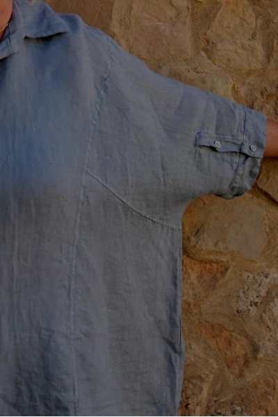 Chemise lin ample, manches courtes avec finition boutonnière original