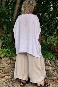 Tunique lin Margot blanche confortable et Pantalon large Leopold fluide beige