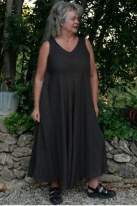 Robe confortable grande taille, lin naturel, coloris chocolat intemporel