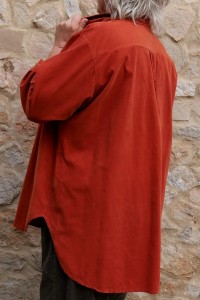 chemise mode grande taille, plus longue sur l'arrière