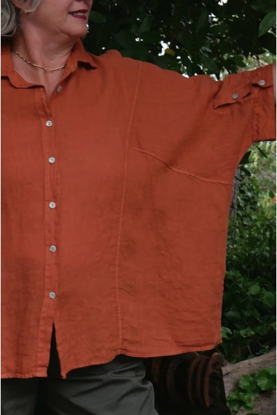 Chemise over size avec coutures structurantes, finitions soignées