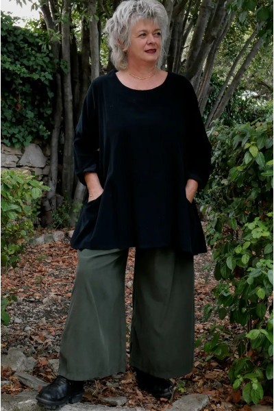 Top Marceau noir & Pantalon Annelise kaki, velours de coton doux et confortable