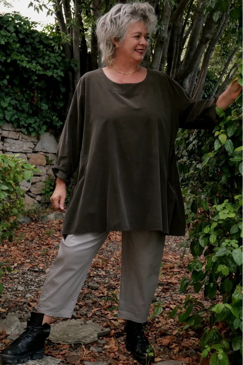 Top velours de coton Marceau chocolat & Pantalon coton Valéry taupe